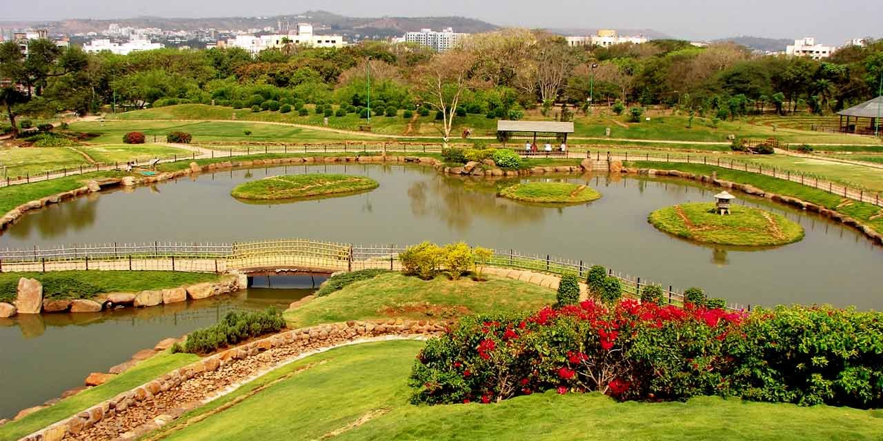 Flexible Travel Plans for Urbania on Rent Mumbai to Pune
