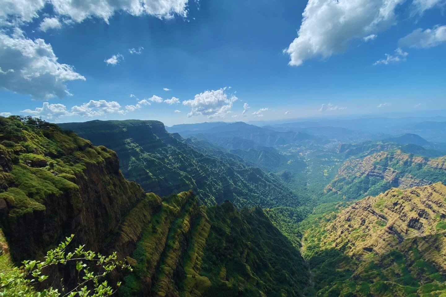 Comfortable Trip With Force Urbania pune to mahabaleshwar